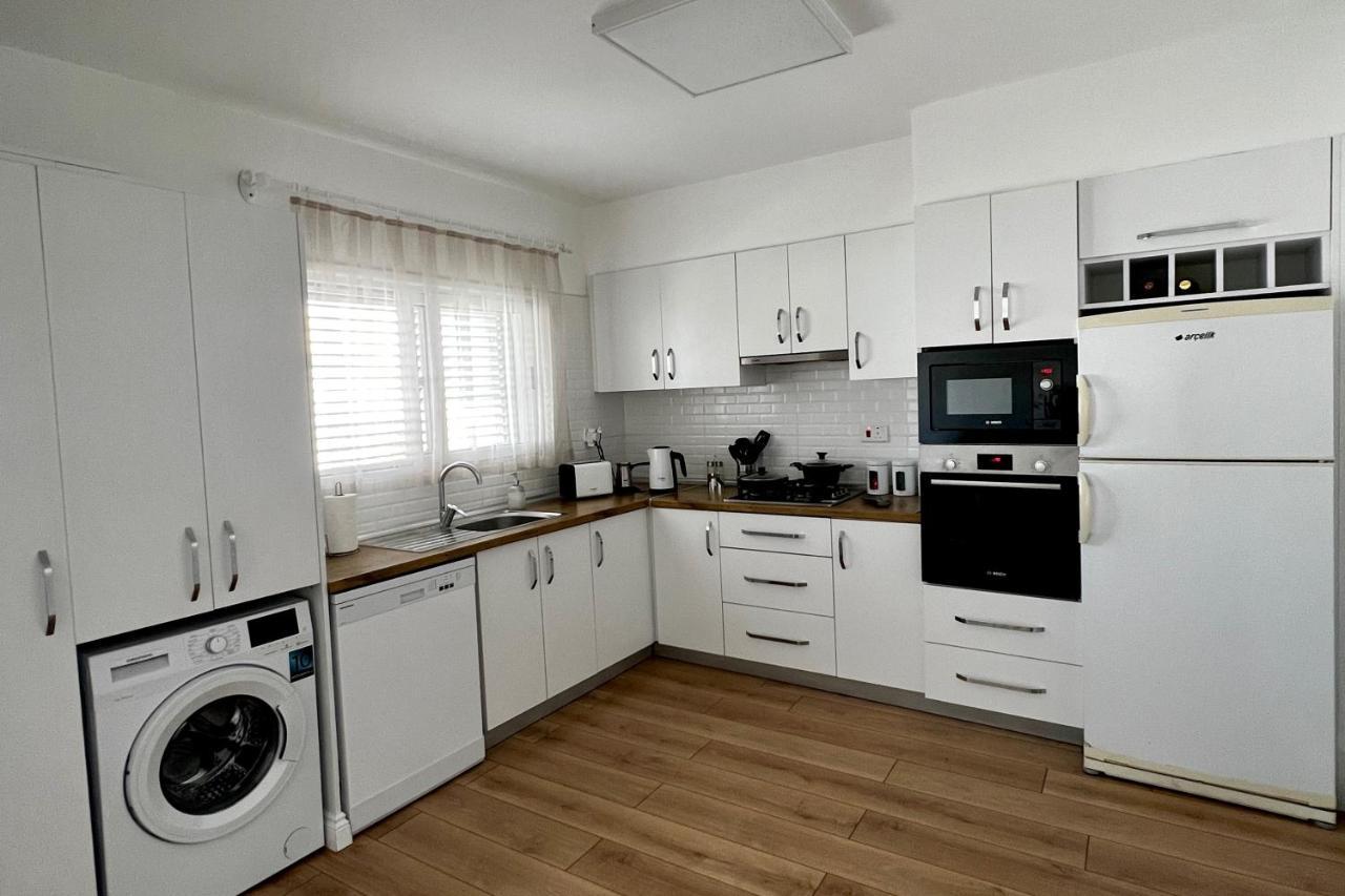 Stylish 3 Bedroom Apartment In Kyrenia  Bagian luar foto